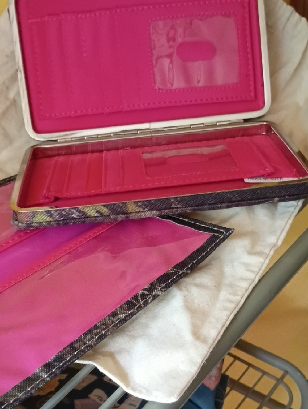 Source Unknown Brown & Green Camouflage Wallet with Pink Monogram R - Picture 3 of 5